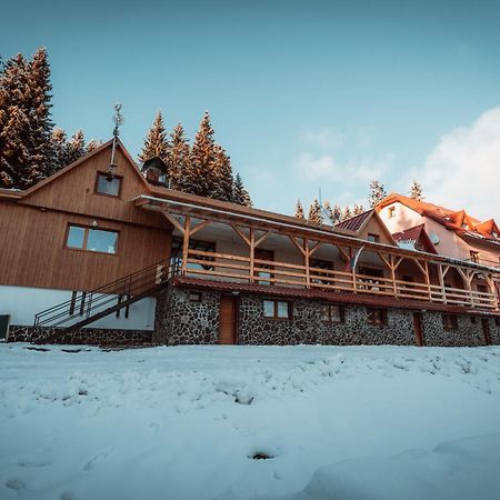 Chata Kubinska Hola Dolny Kubin Bagian luar foto