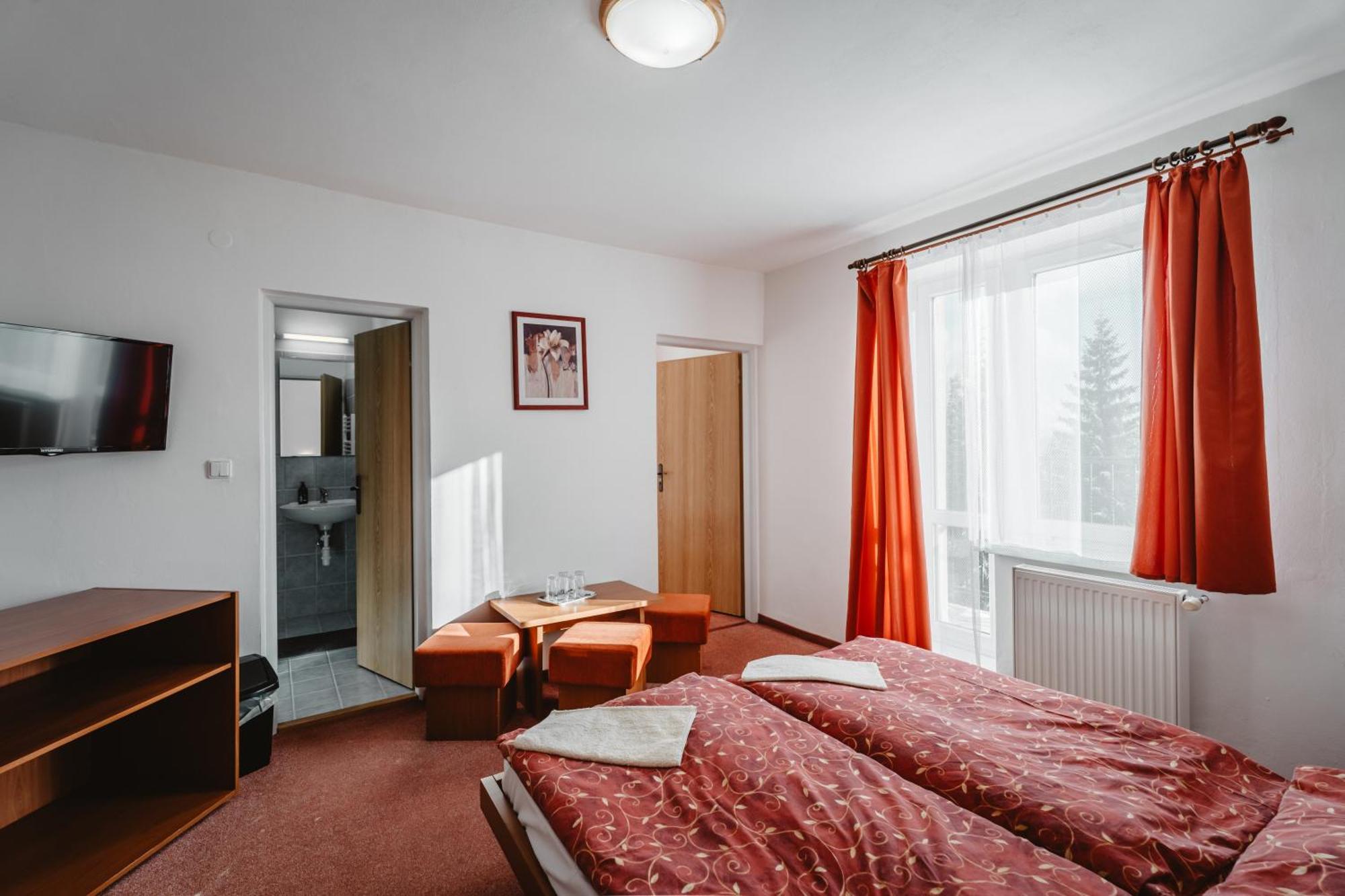 Chata Kubinska Hola Dolny Kubin Bagian luar foto