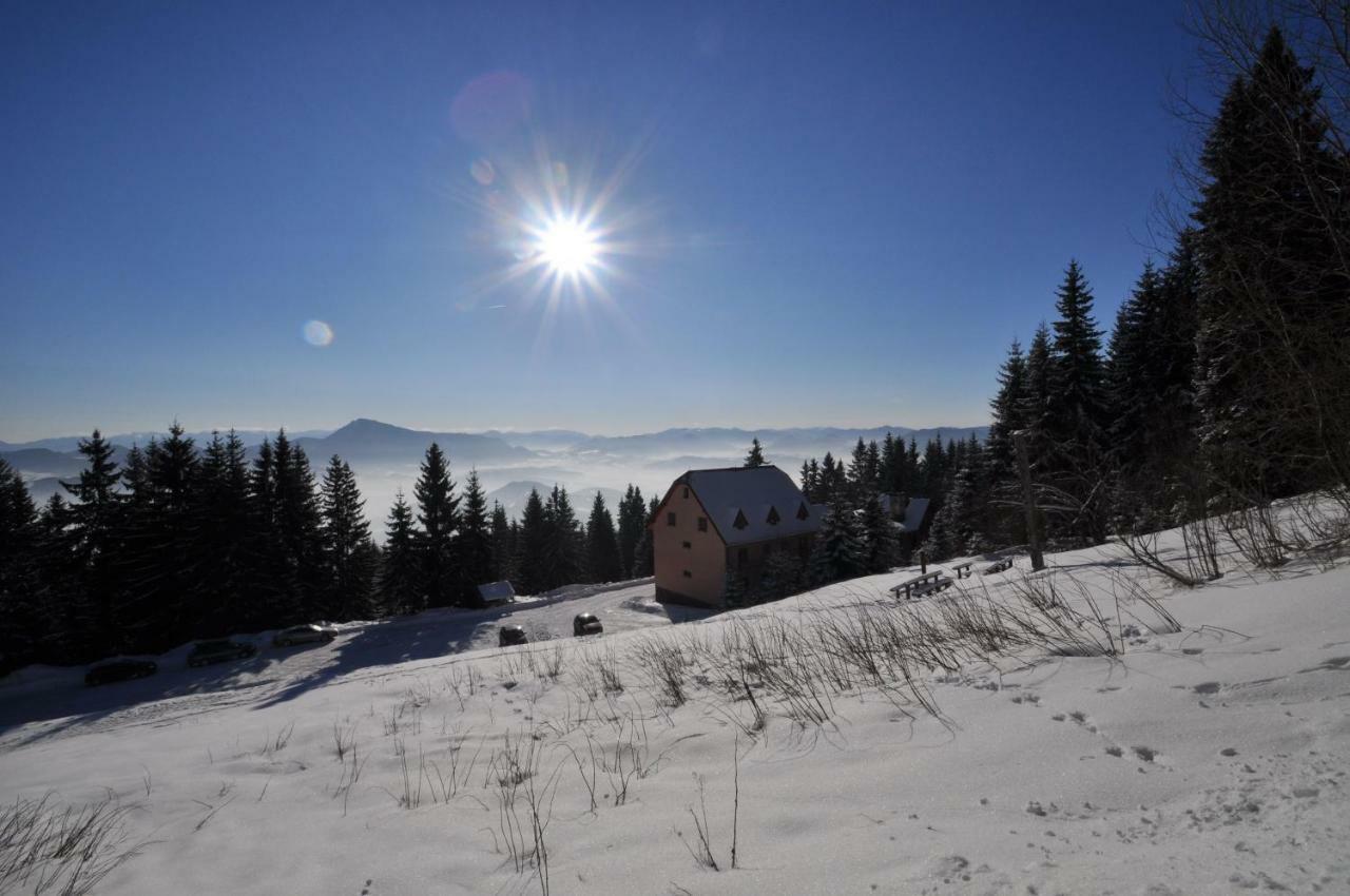 Chata Kubinska Hola Dolny Kubin Bagian luar foto